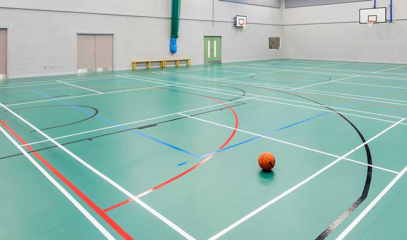 PVC veya Poliüretan Zeminli Kapalı Basketbol Sahası